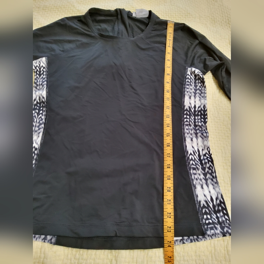 Athleta Long Sleeve Surf Top Size L - Picture 7 of 10